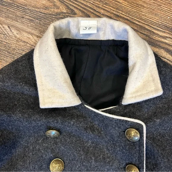 Men's Gray Double-Breasted Coat with Gold Accents - Picture 5 of 8